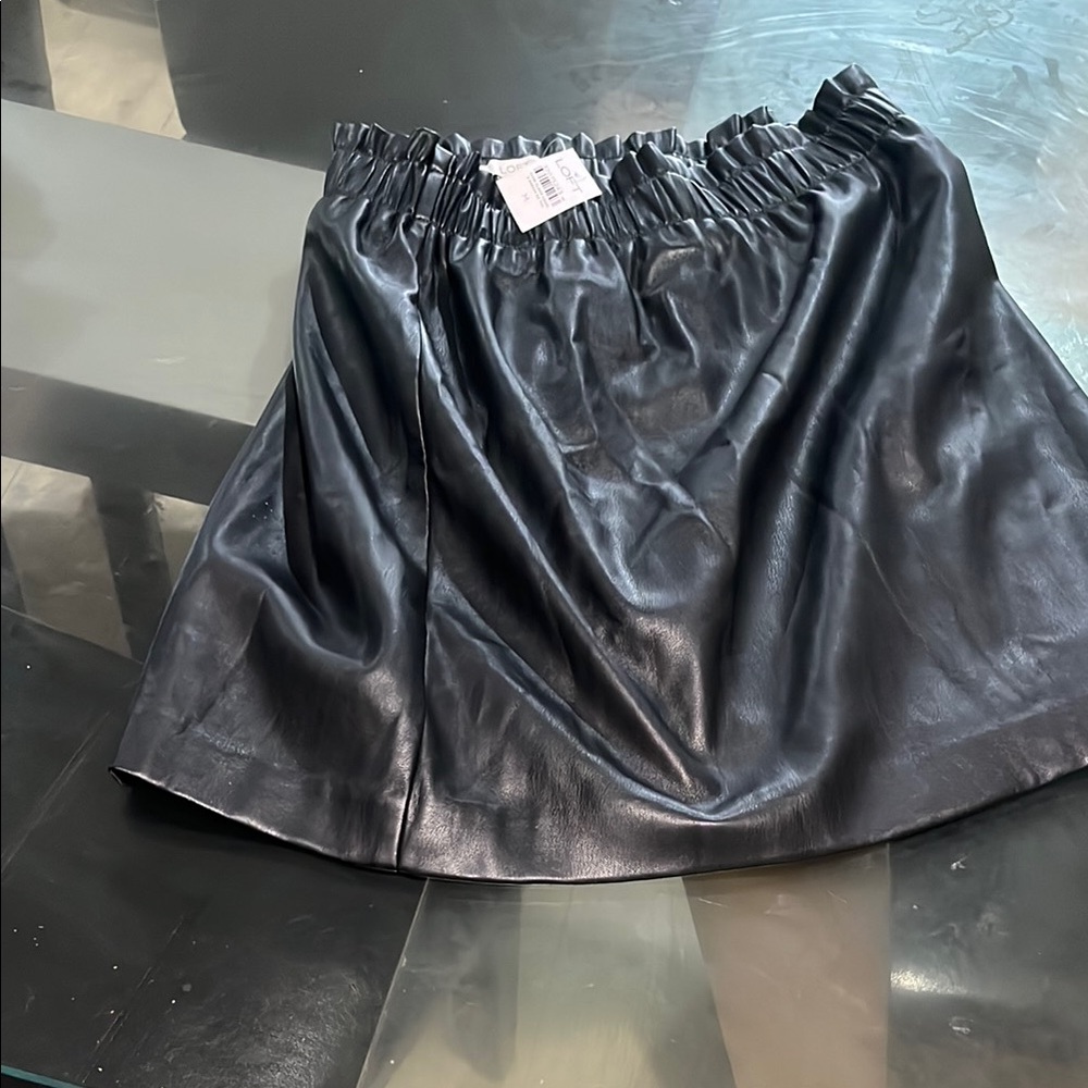Elegant Black Leather Skirt
